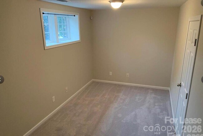 Building Photo - 280 W Bland St