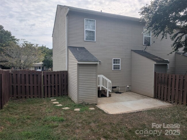 Building Photo - 1505 Flintwood Dr