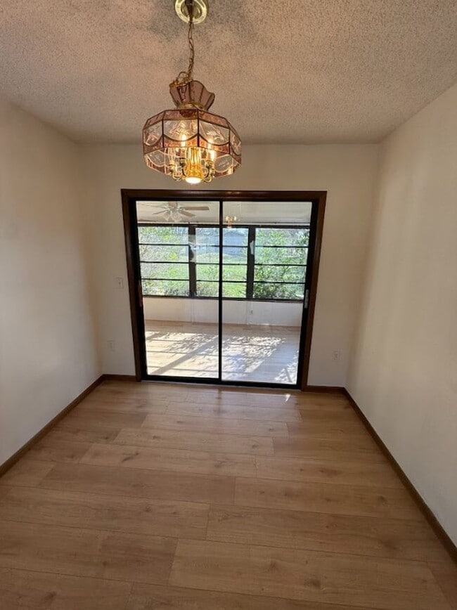 Building Photo - 10081 SW 95th Ave