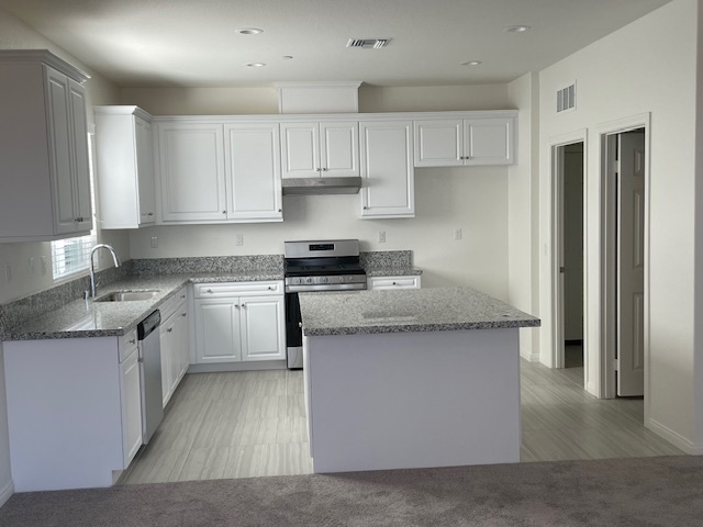 Building Photo - 13758 Carver Ct