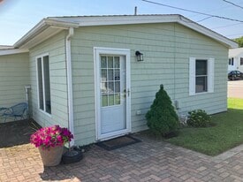 Building Photo - 161 Charlotte Dr