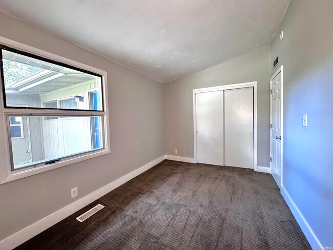 Building Photo - 7102 Woodhue Ln