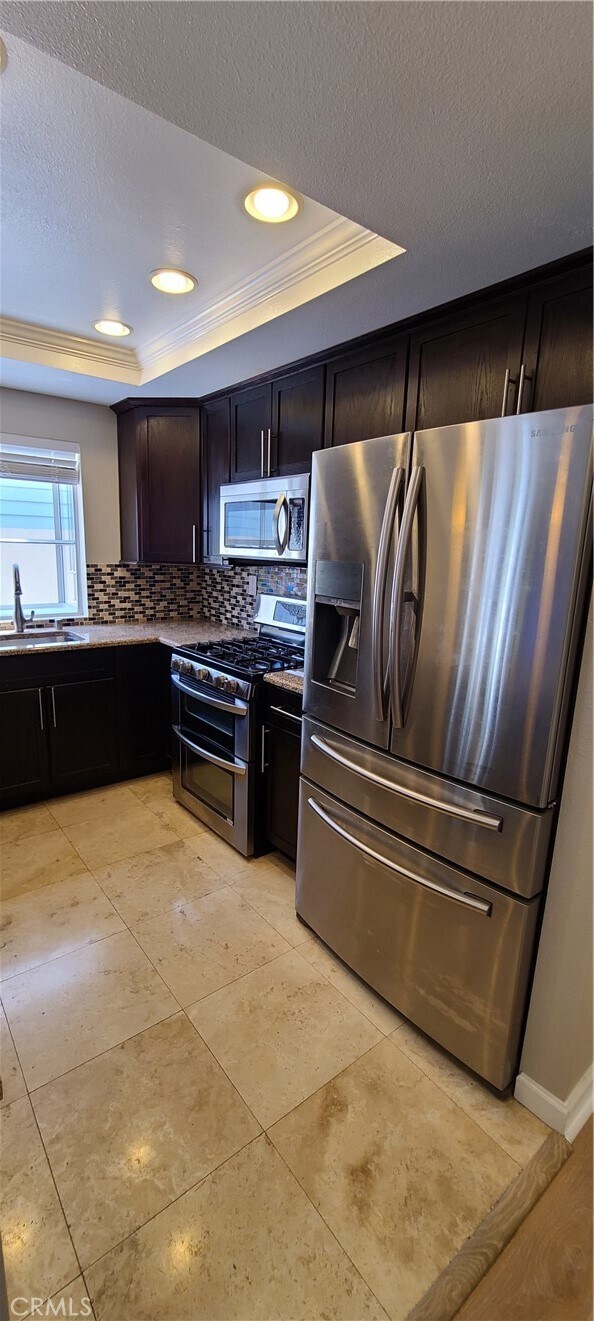 Building Photo - 709 Oceanhill Dr