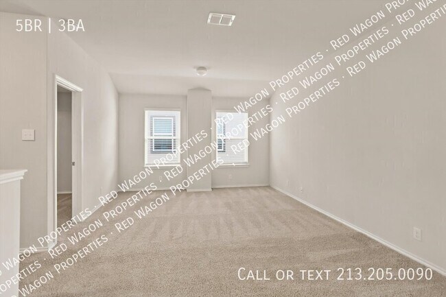 Building Photo - 8106 Chestnut Blue