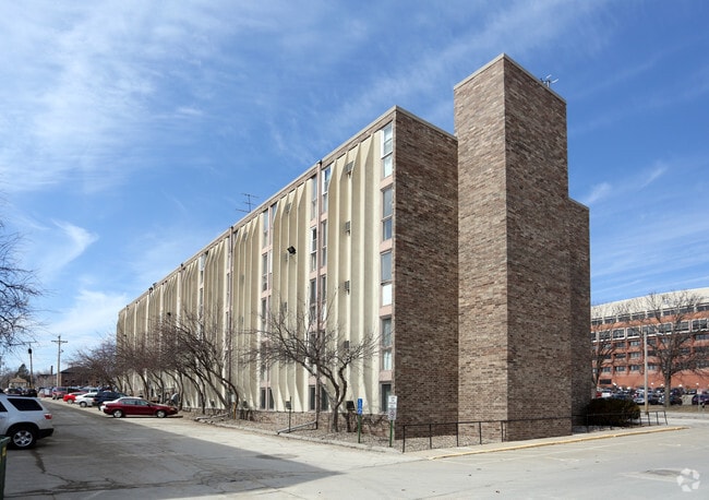 Building Photo - Inntowner Apartments