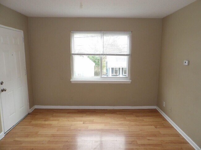 Building Photo - 720 Woodland Ave