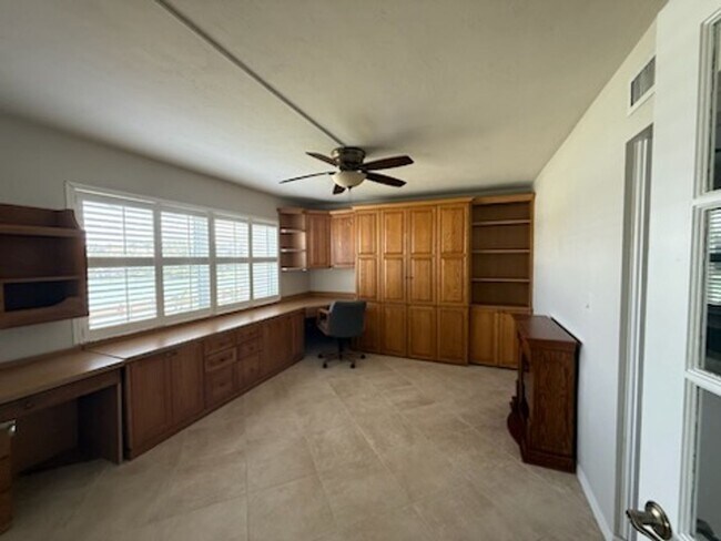 Building Photo - eagle cay