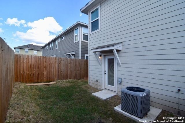 Building Photo - 6419 MELANZANE AVE