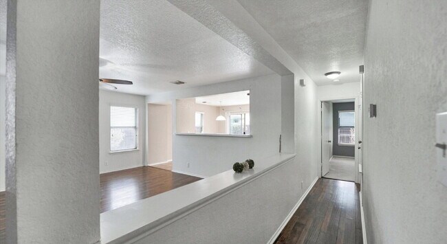 Building Photo - "Charming 3-Bedroom Oasis on Cherokee Blvd with 2 Full Baths – 1425 Sq Ft of Cozy Living in New B...