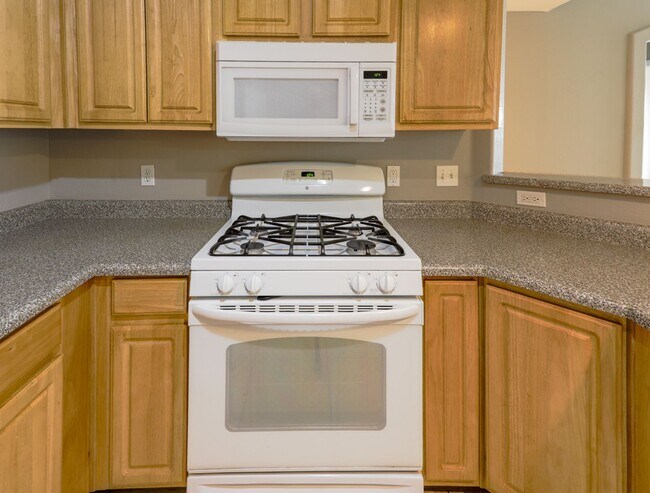 Building Photo - 3 Bedroom First Floor Condo Convenient To Nellis AFB