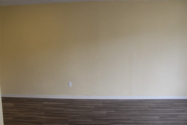 Building Photo - 3919 Fairmont Pkwy