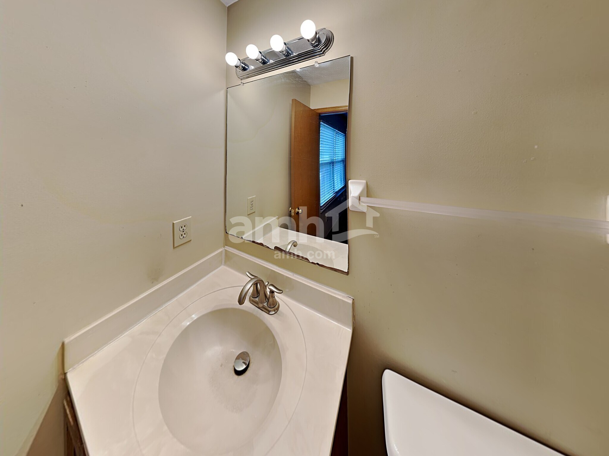 Building Photo - 1465 Pinestone Dr