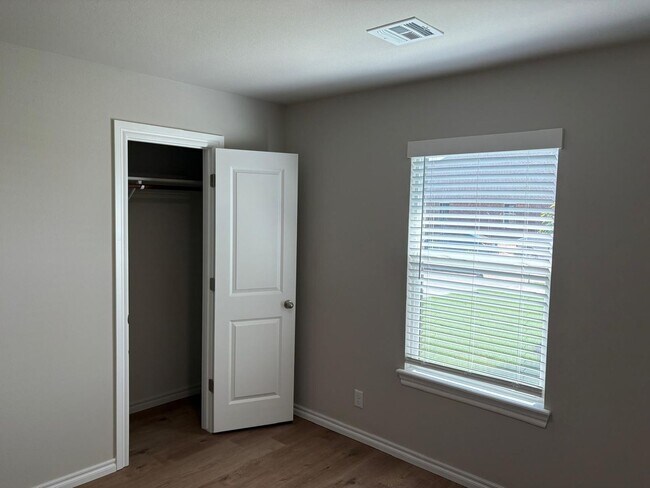 Building Photo - Brand New D.R. Horton Home in Bixby - 4 Be...