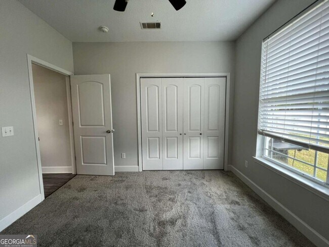 Building Photo - 203 Waters Edge Dr