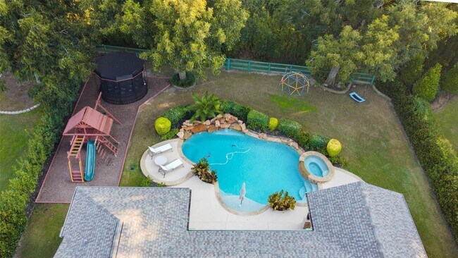 Building Photo - 5323 Lake Hill Farm Way