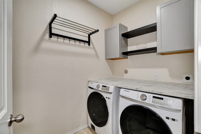 Building Photo - 23814 Scotsman Dr