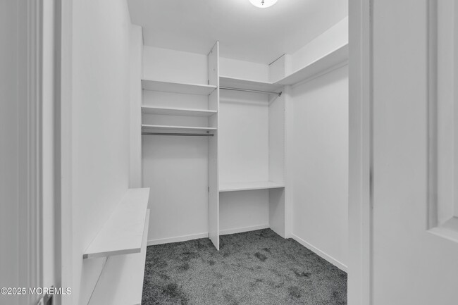 Building Photo - 21 English Club Dr