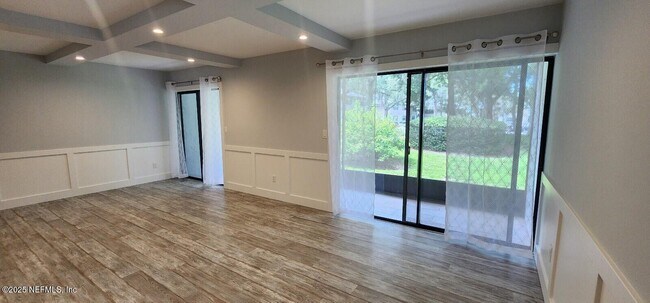 Building Photo - 3 Castania Ct