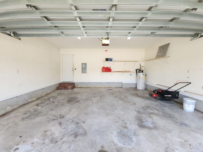 Building Photo - 205 Ashcroft Dr
