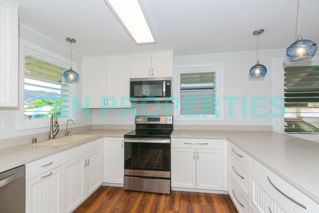 Building Photo - 3167 Charles St