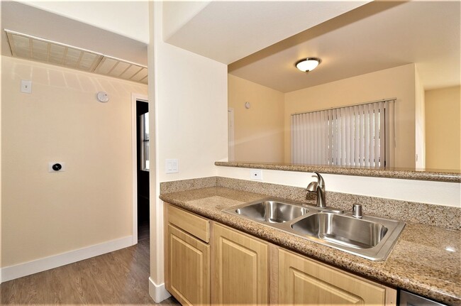 Building Photo - Lovely 1st Floor, 2 Bed 2 Bath At Coronado...