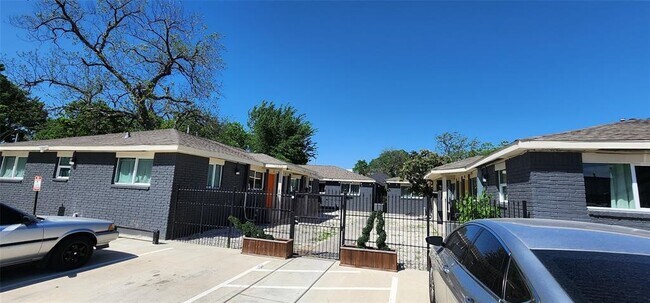 Building Photo - 3339 Simmons St