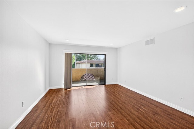 Building Photo - 25261 Tanoak Ln