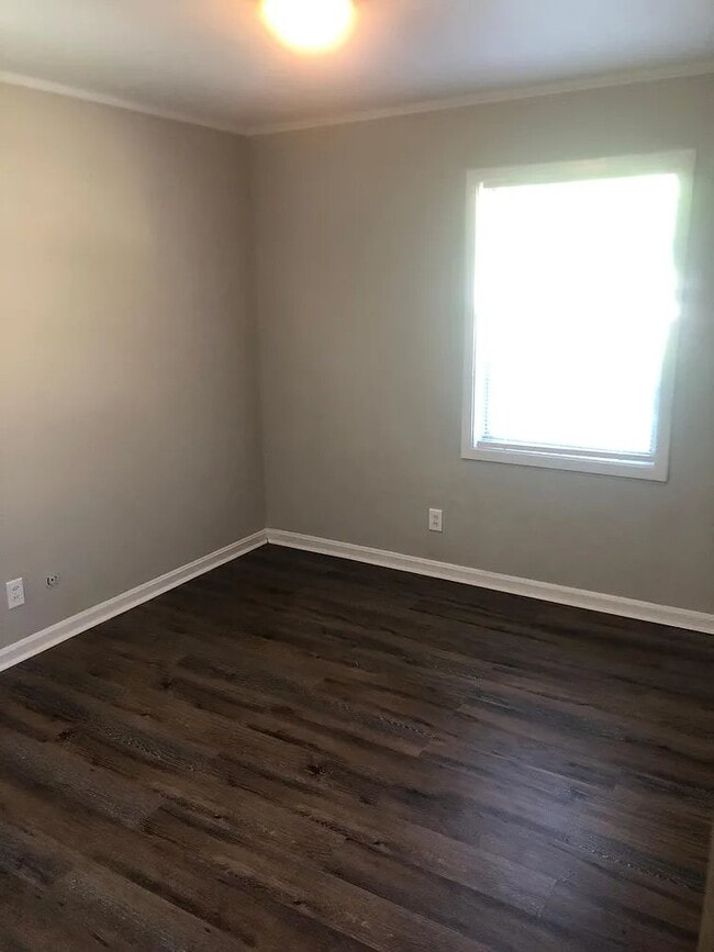 Building Photo - 1288 Rosewood Dr