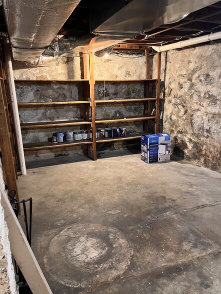 storage - 22 Douglas Rd