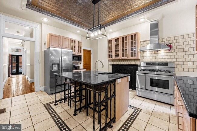 Building Photo - 1402 Light St