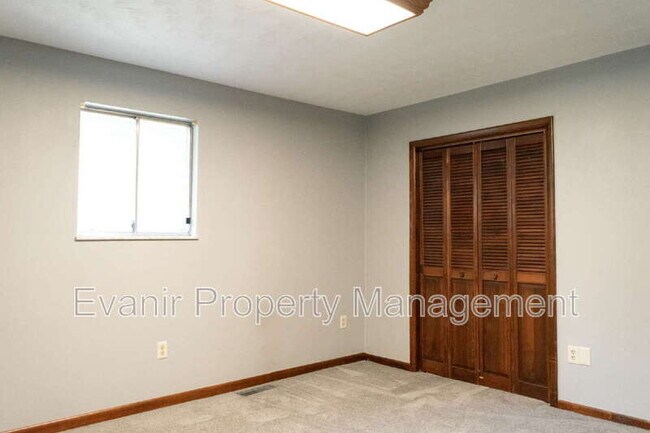 Building Photo - 3160 Honeysuckle Dr