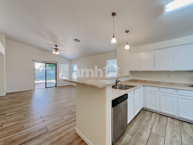 Building Photo - 17768 W Hearn Rd