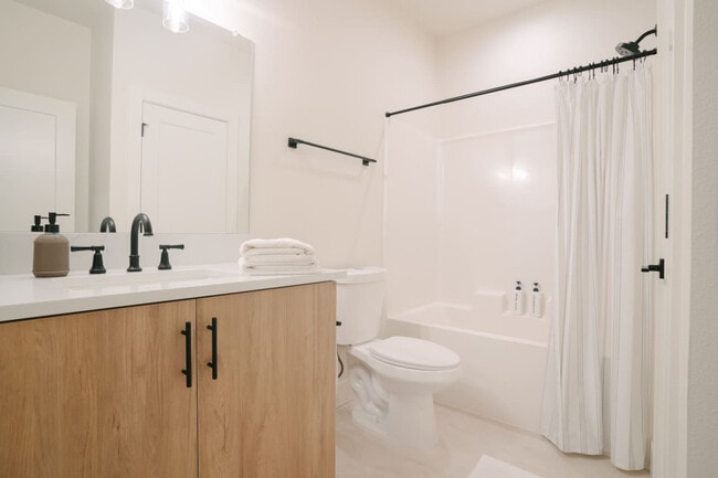 Building Photo - 3505 NE Creston Ave