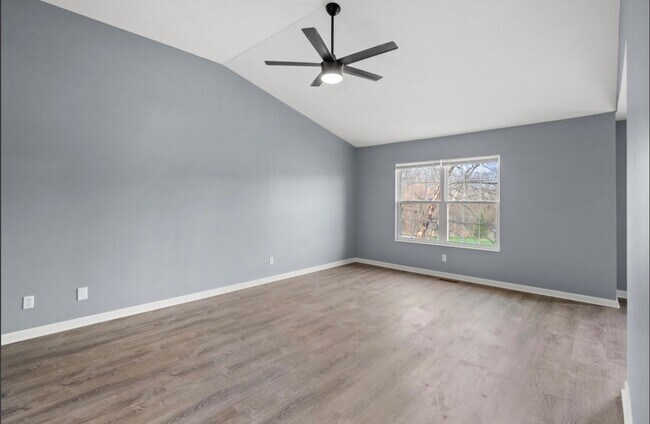 Building Photo - 11241 Sugarmill Dr