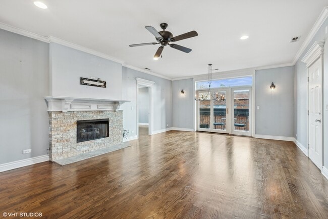 Building Photo - 927 W Agatite Ave