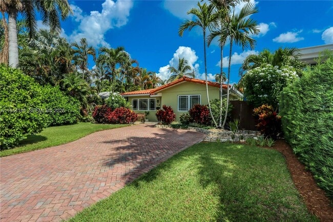 Building Photo - 1247 Washington St