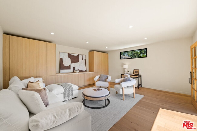 Building Photo - 14742 Weddington St