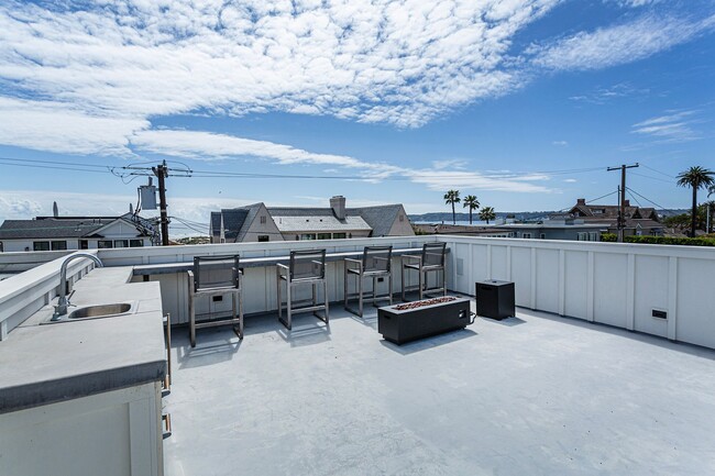Building Photo - Coronado Beach House