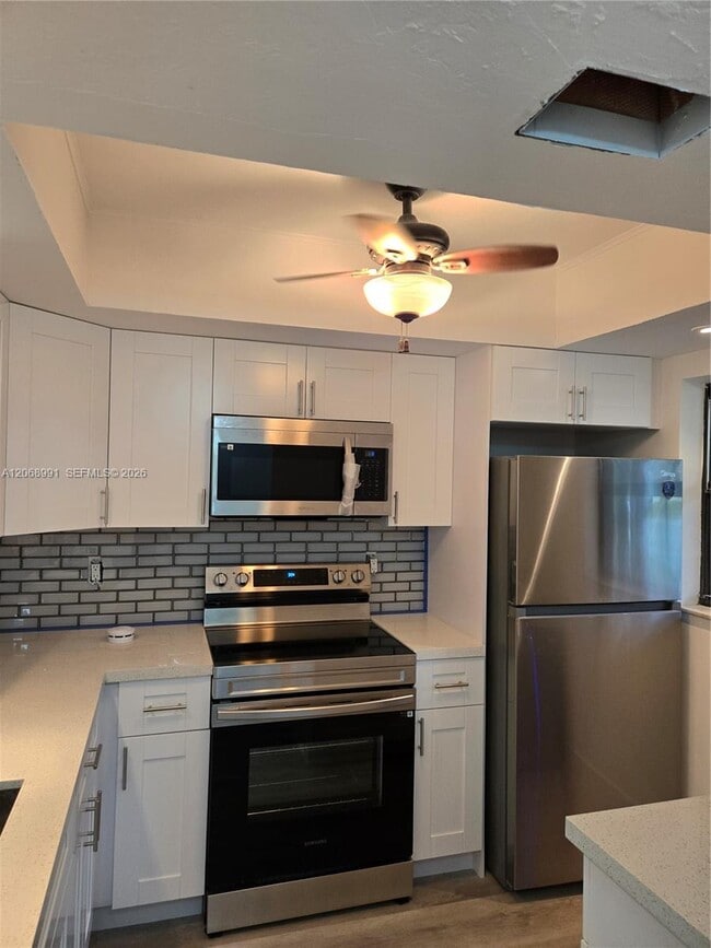 Building Photo - 2123 Golfside Village Dr