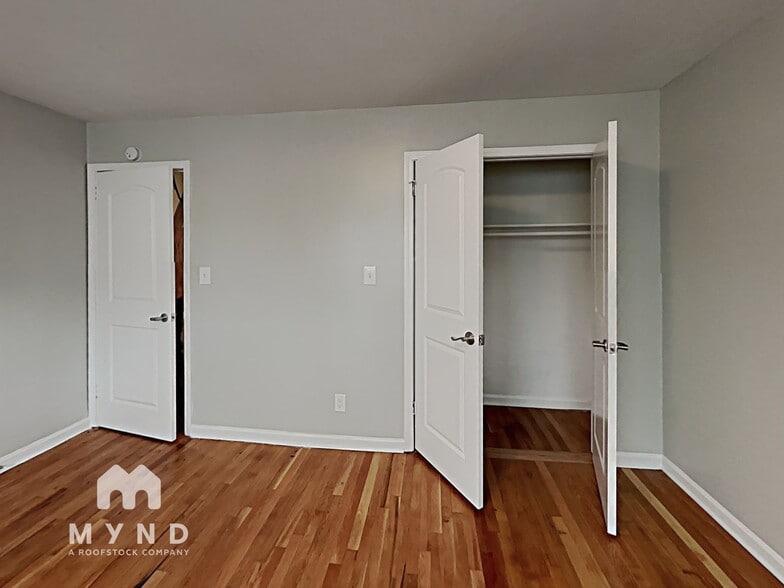 Building Photo - 3206 Amhurst Dr NW