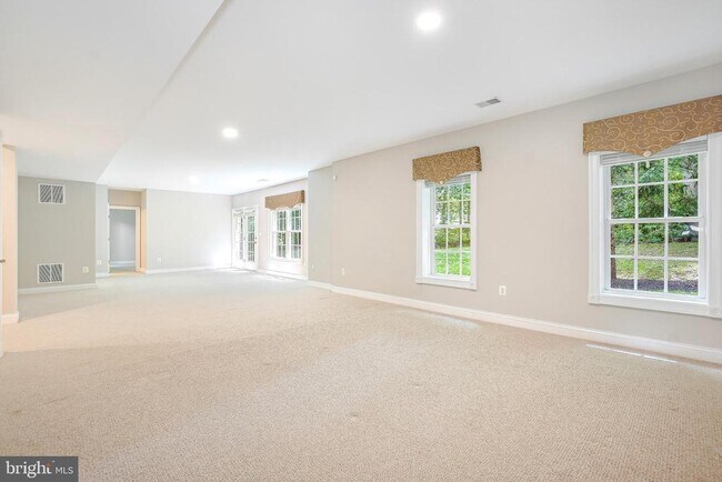 Building Photo - 3530 Schuerman House Dr