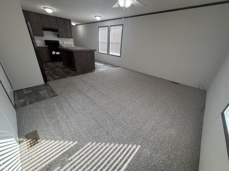 Building Photo - 16161 Normandy St