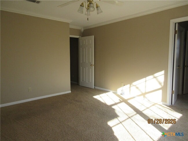 Building Photo - 906 Illinois Ave