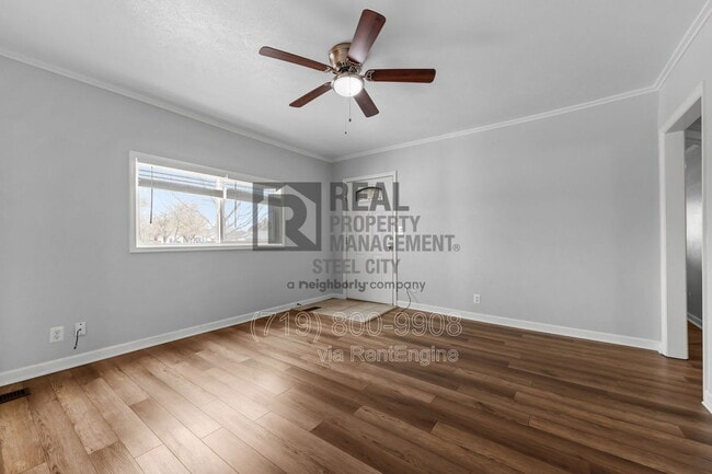 Building Photo - 903 W 15th St