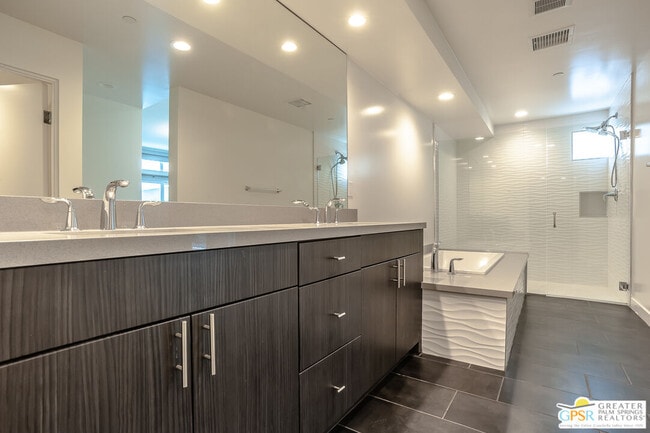 Building Photo - 392 Suave Ln