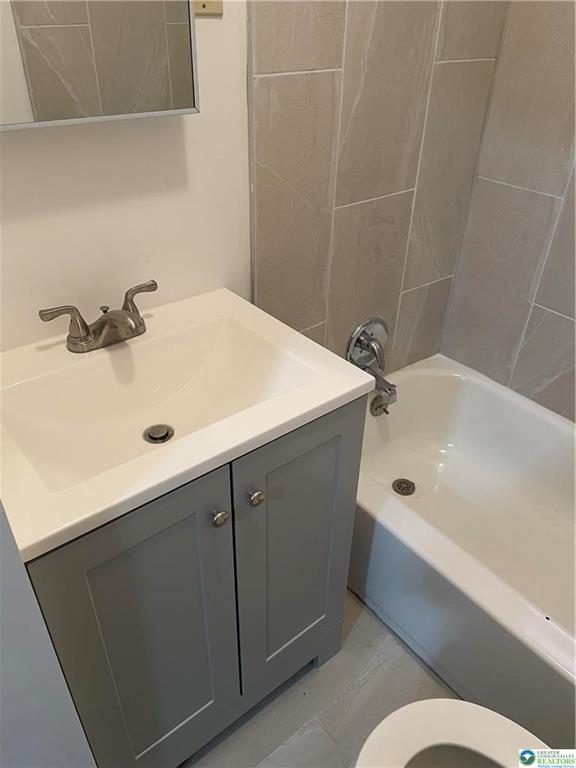 Building Photo - 811 Ferry St