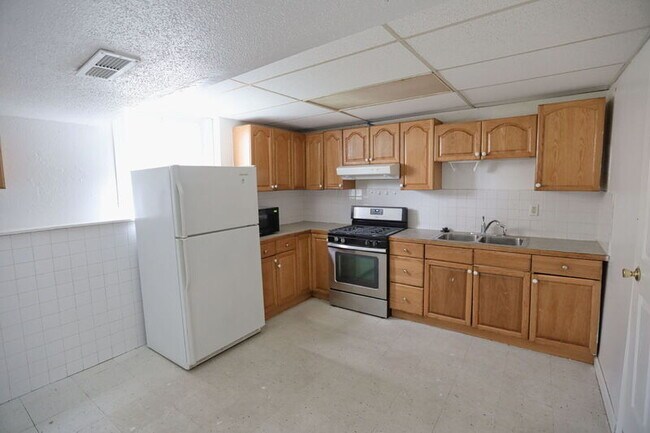 Building Photo - 4156 Norman Dr SE