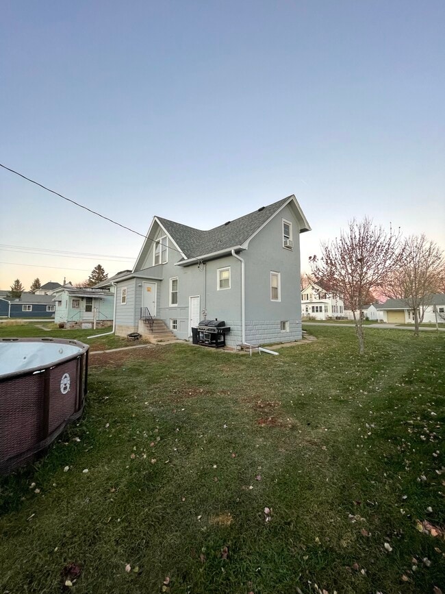 Building Photo - 108 N Main St