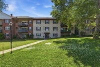 Building Photo - 400 Drummers Ln