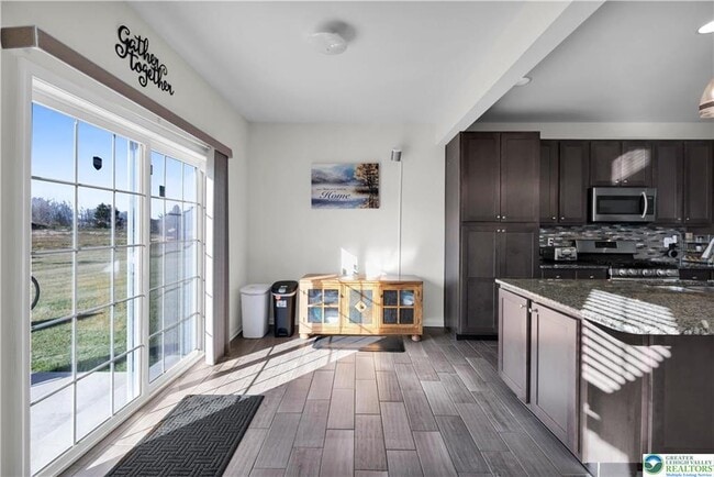 Building Photo - 4247 Beech Dr